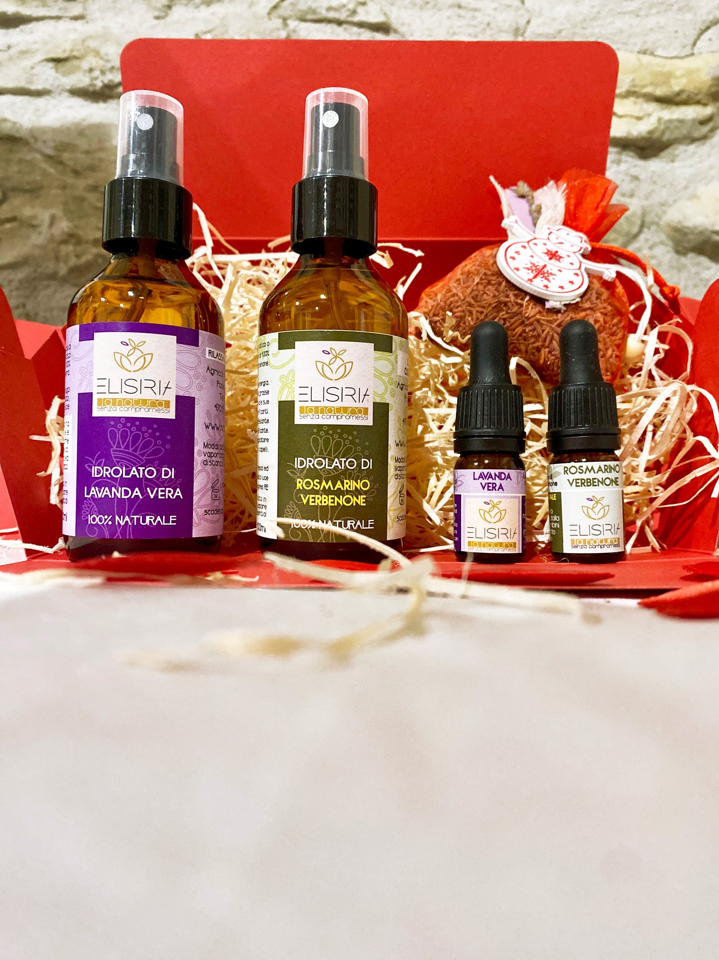 Coccole  e armonia di Natale - Idrolato e olio essenziale di lavanda e rosmarino, fiori di Natale